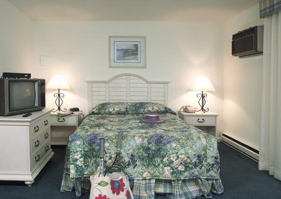Cape Winds Resort, A Vri Resort Hyannis Room photo